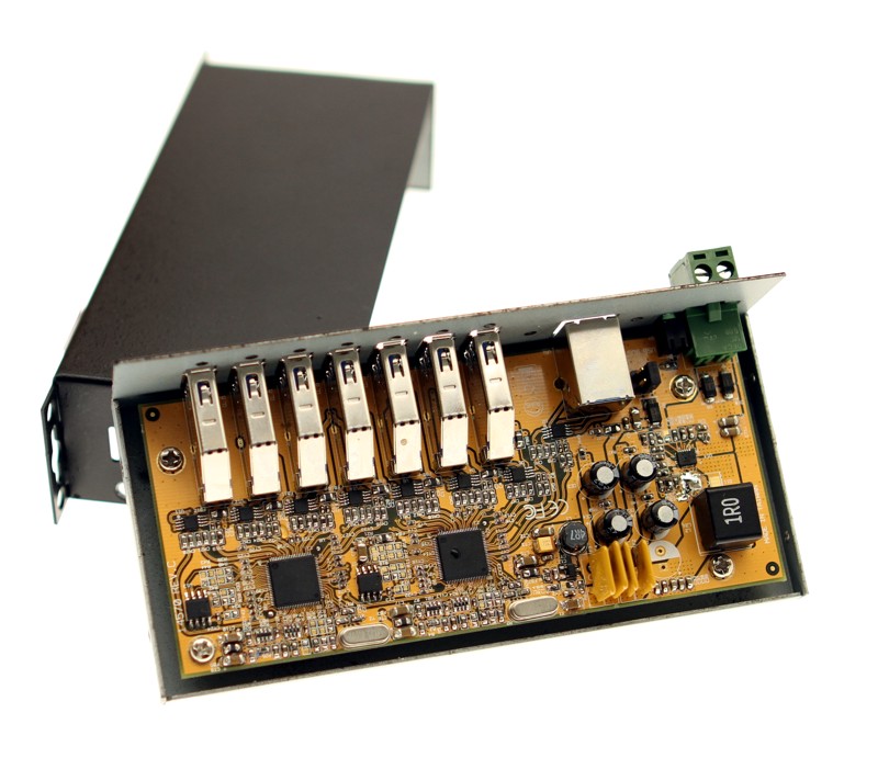 Case removed to expose circuit - USB 3.0 7-Port Industrial Hub image