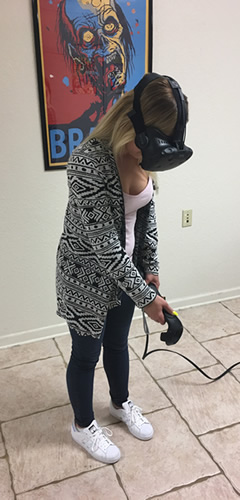 Ashley play with Vive VR while using USB Extension Cable